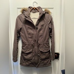 Abercrombie and Fitch Girls XL Sherpa Lined Parka . Very Good Condition!